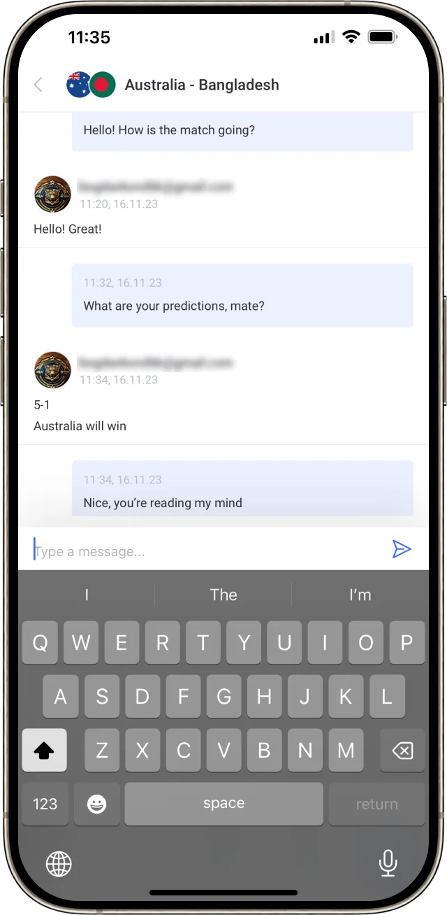 Example of checklive mobile app real-time footnball match chat with open keyboard